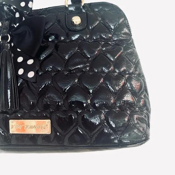 BETSEY JOHNSON ~ Large Black Quilted Hearts Handbag with Polka Dot Twilly - Picture 6 of 7